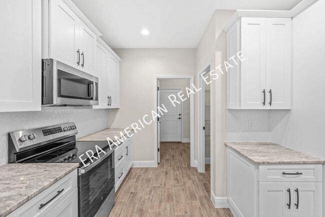 Building Photo - 727 Fairview Dr