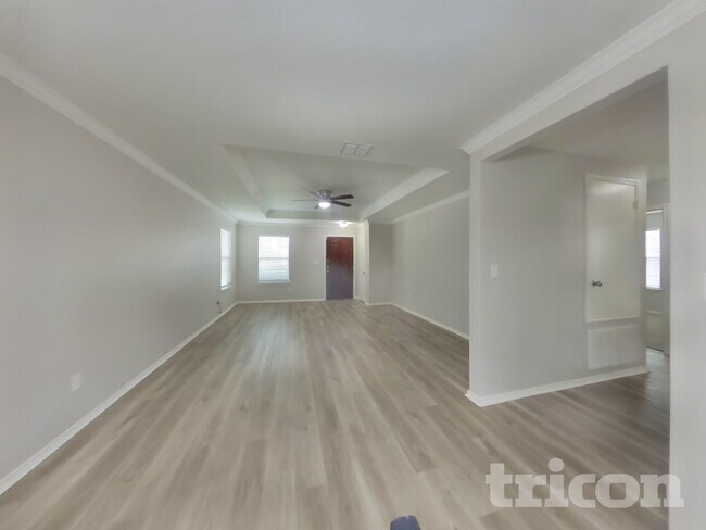 Building Photo - 13271 Cipresso Palco