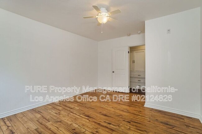 Building Photo - 5049 Pickford St