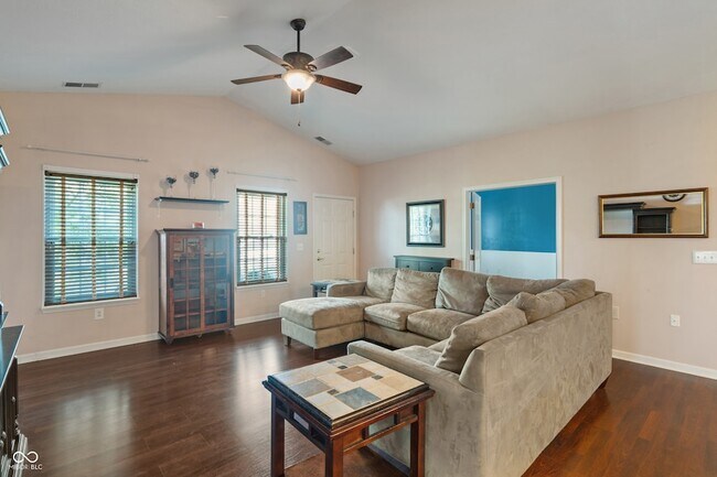 Building Photo - 4320 Hamilton Way