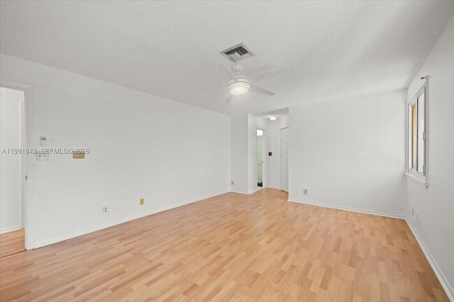 Building Photo - 2560 Bass Way