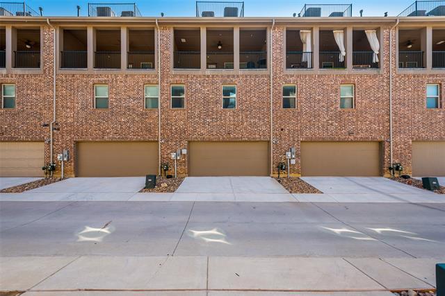 Building Photo - 2405 Siskiyou St