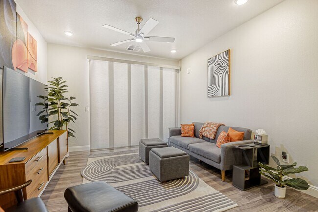 Building Photo - Contemporary Parker Condo | Trails & City Access