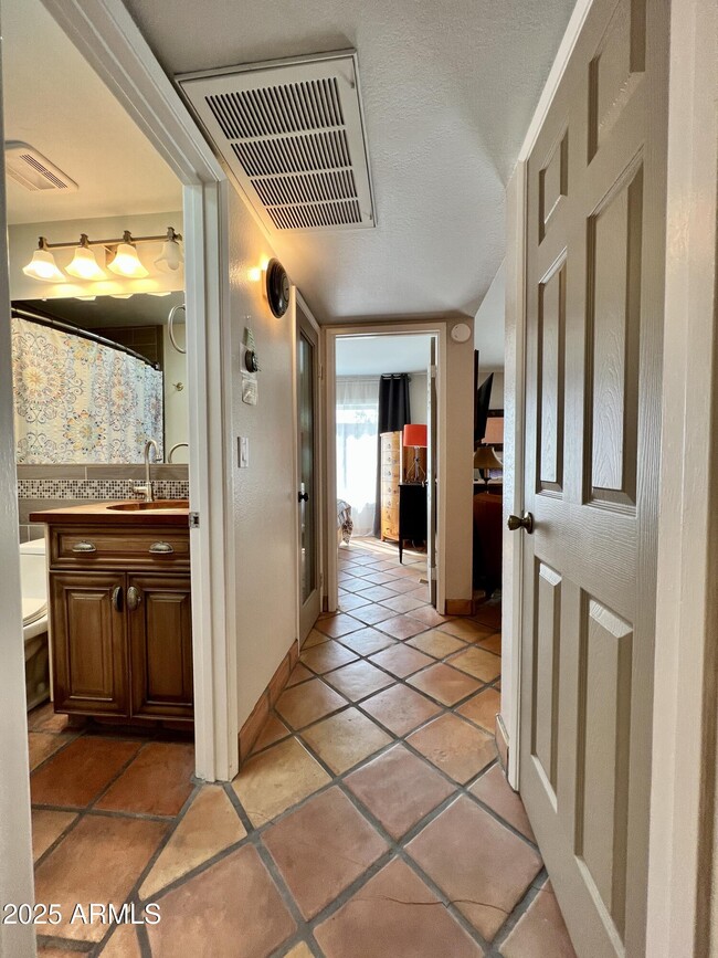 Building Photo - 37801 N Cave Creek Rd