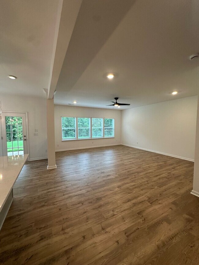 Building Photo - NEW Stonebridge Golf Course Views - Move-I...