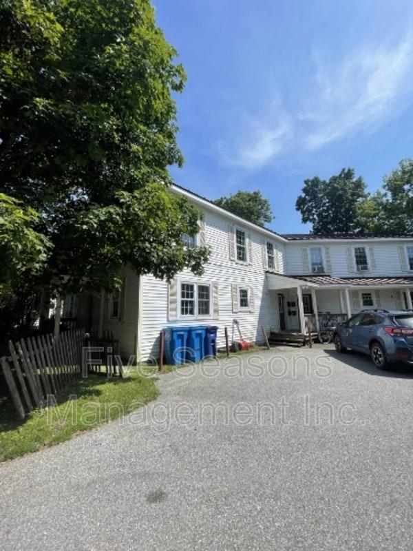 Building Photo - 85 Manhattan Dr