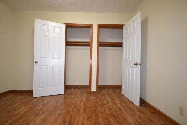 Building Photo - 3 bed 2 bath 1 car garage in Bolivar!
