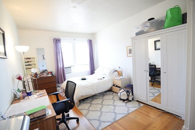 Building Photo - 15 Parkman St