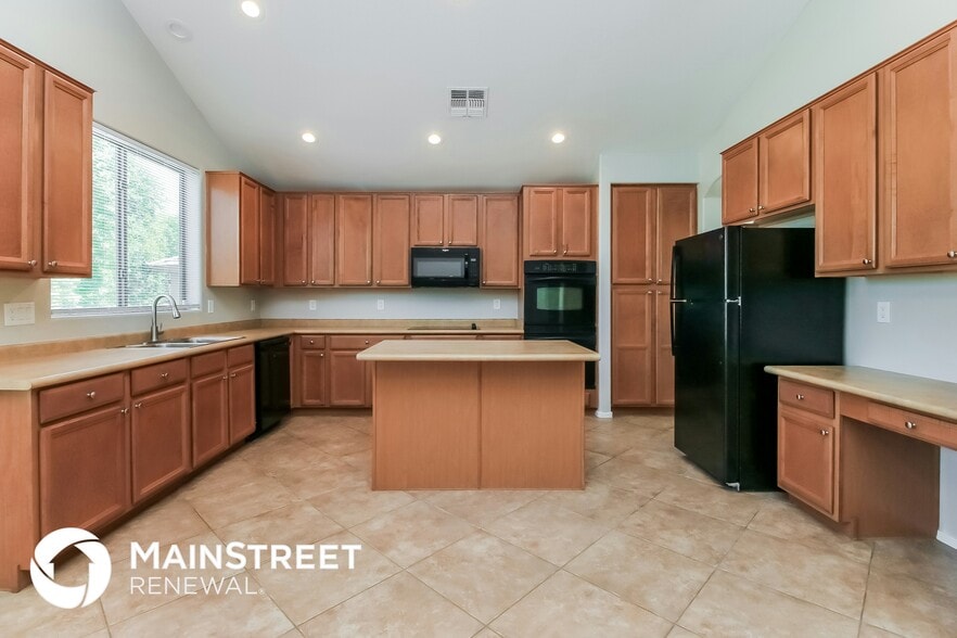 Building Photo - 6664 S Wilson Dr