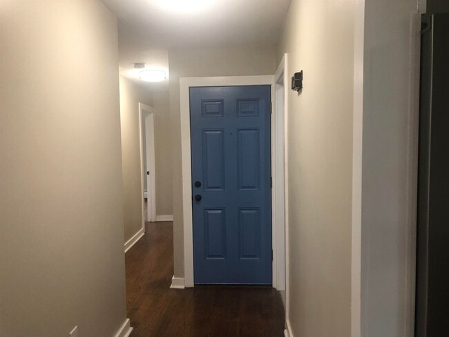 Building Photo - 18 Britton St