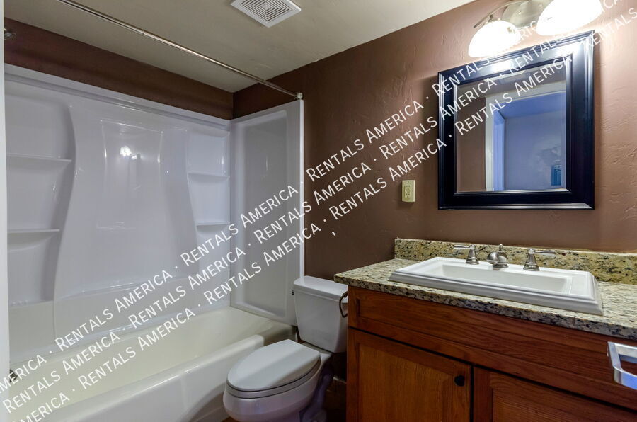 Building Photo - 55 N Cherry Ave