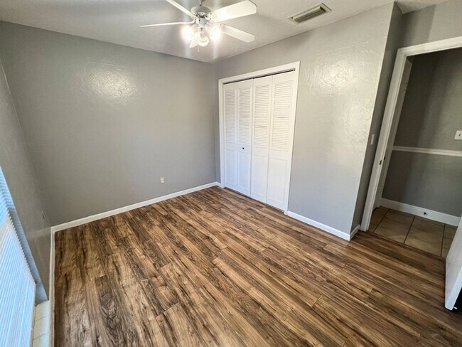 Building Photo - Pet Friendly 5BR/3BA Pool home in Northwoo...