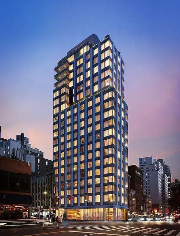 Building Photo - 200 E 23rd St