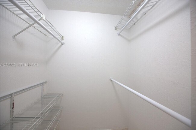 Building Photo - 6475 SW 129th Ave