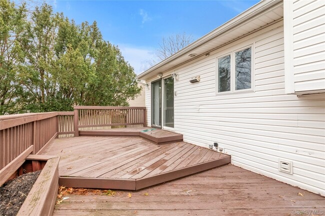 Building Photo - 5 Glenbrook Rd