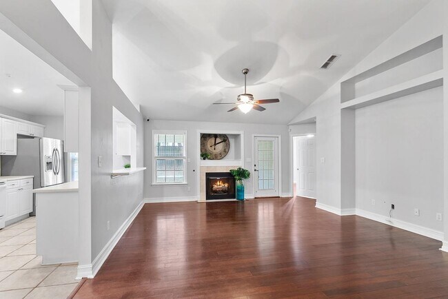Building Photo - 2521 Heathrow Dr