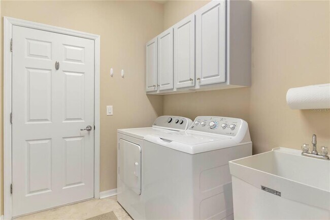 Building Photo - 243 River Enclave Ct
