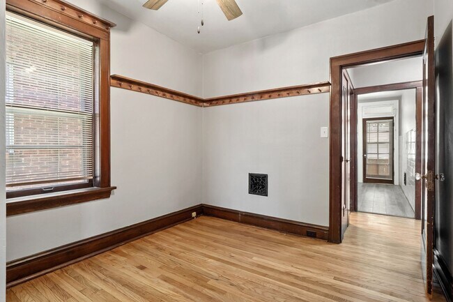 Building Photo - 5352 Itaska St