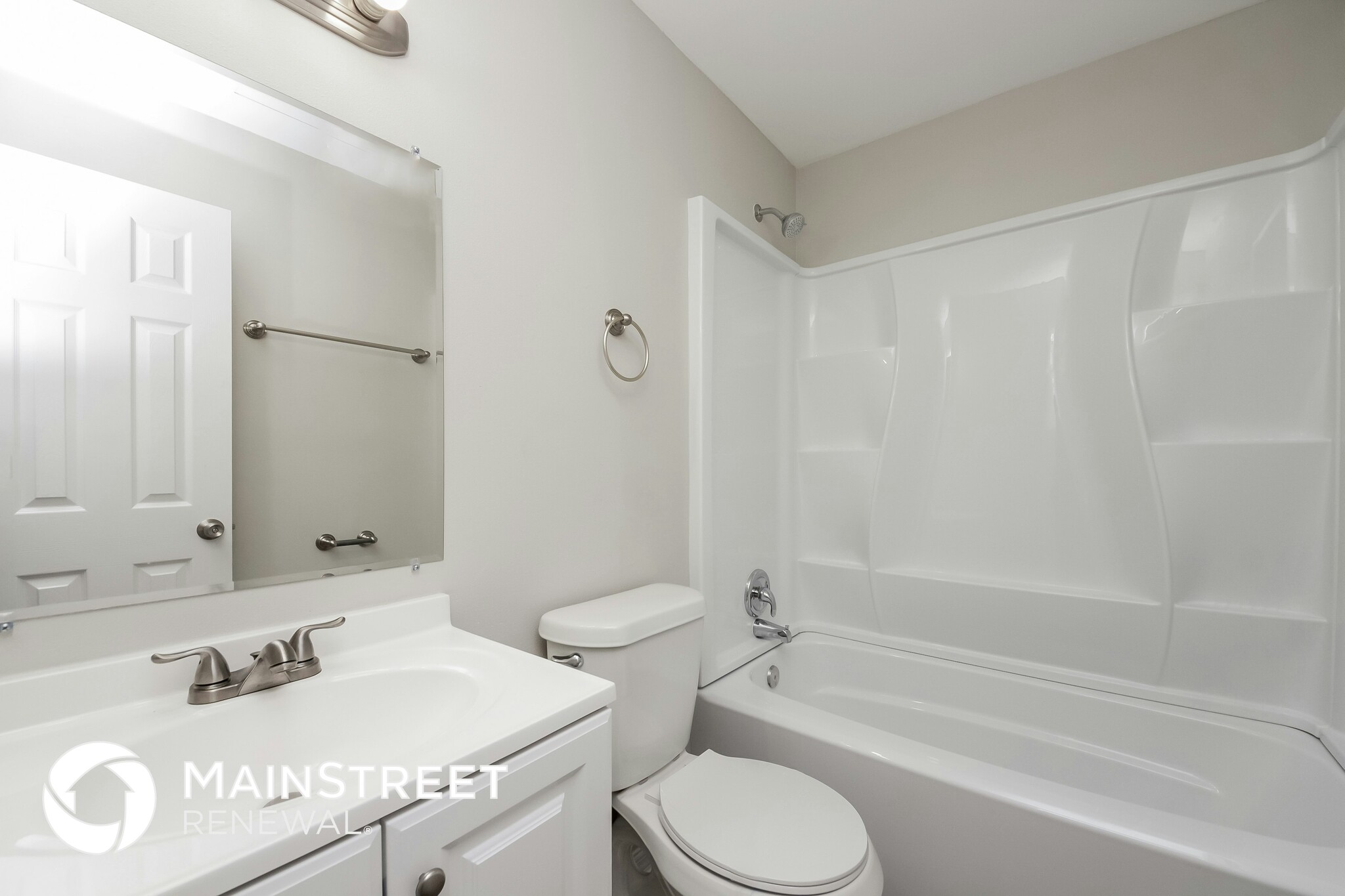 Building Photo - 3423 Silverwood Dr