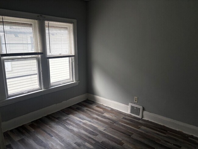 Building Photo - 12702 Iowa Ave