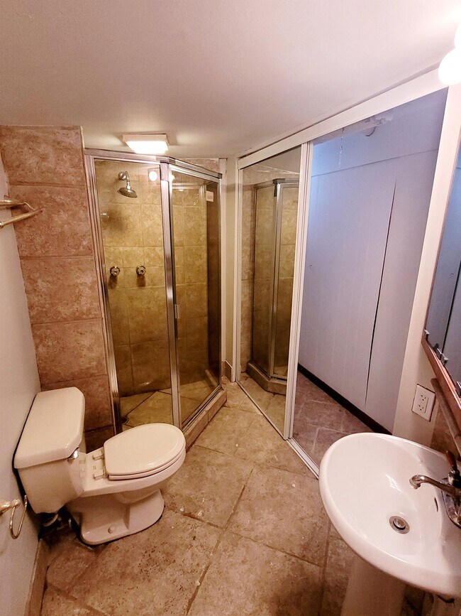 Building Photo - 255 Alger St SE