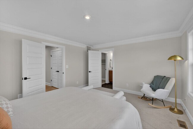 Building Photo - 4012 Talen Ln