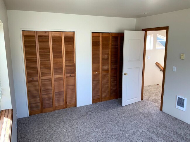 Building Photo - 2 Bedroom in Bethel-Danebo Area