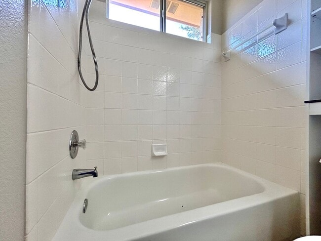 Building Photo - Charming 3 Bed / 2 Bath One-Level Home with 2-Car Garage & Fenced Yard