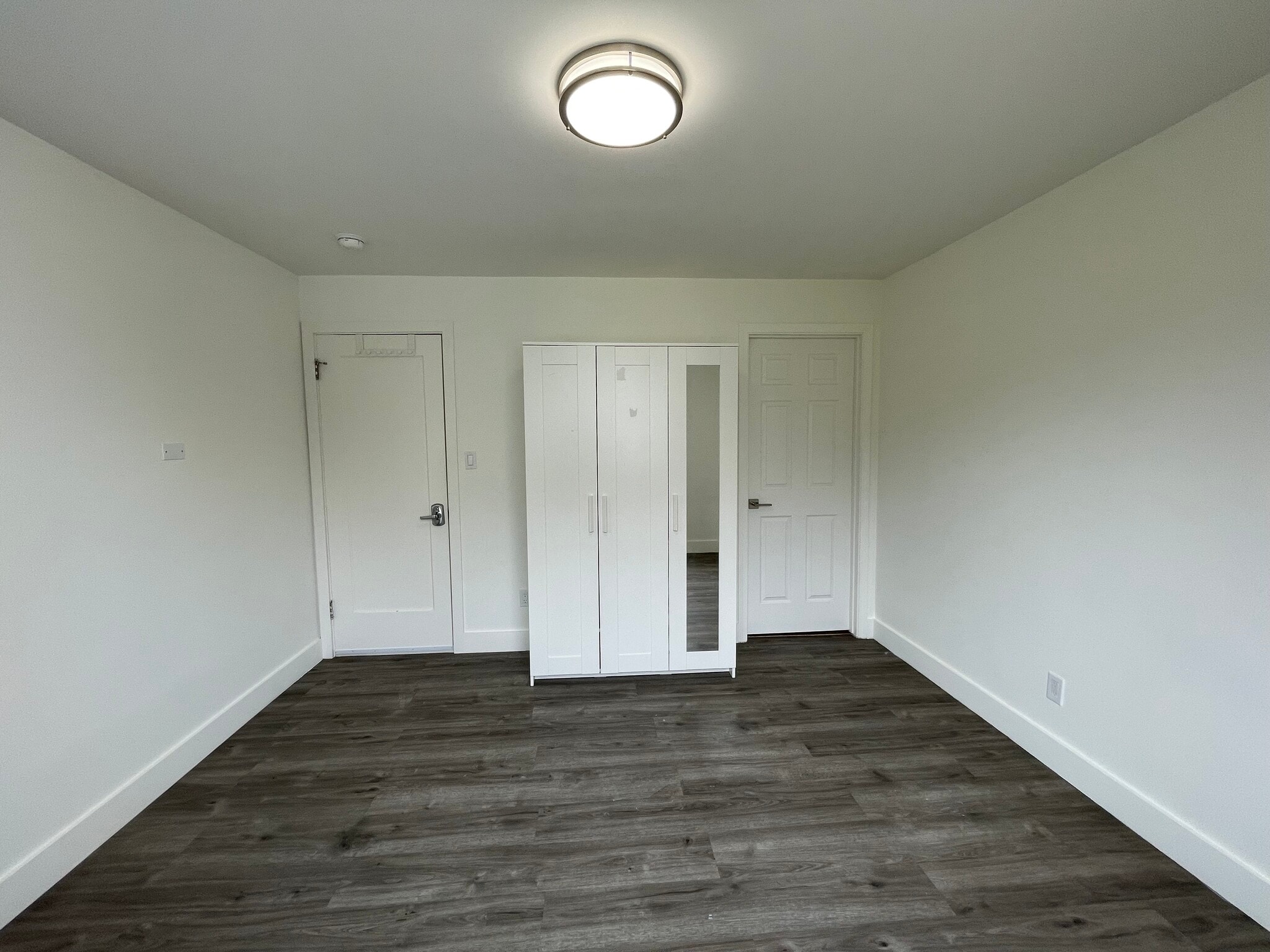 Building Photo - 732 16th Ave