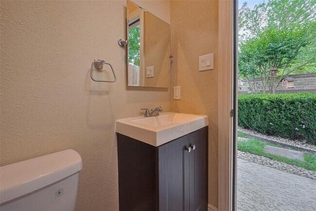 Building Photo - 25307 Oakton Springs Dr