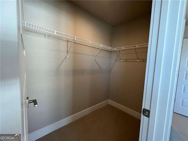 Building Photo - 1061 Knoxboro Ln