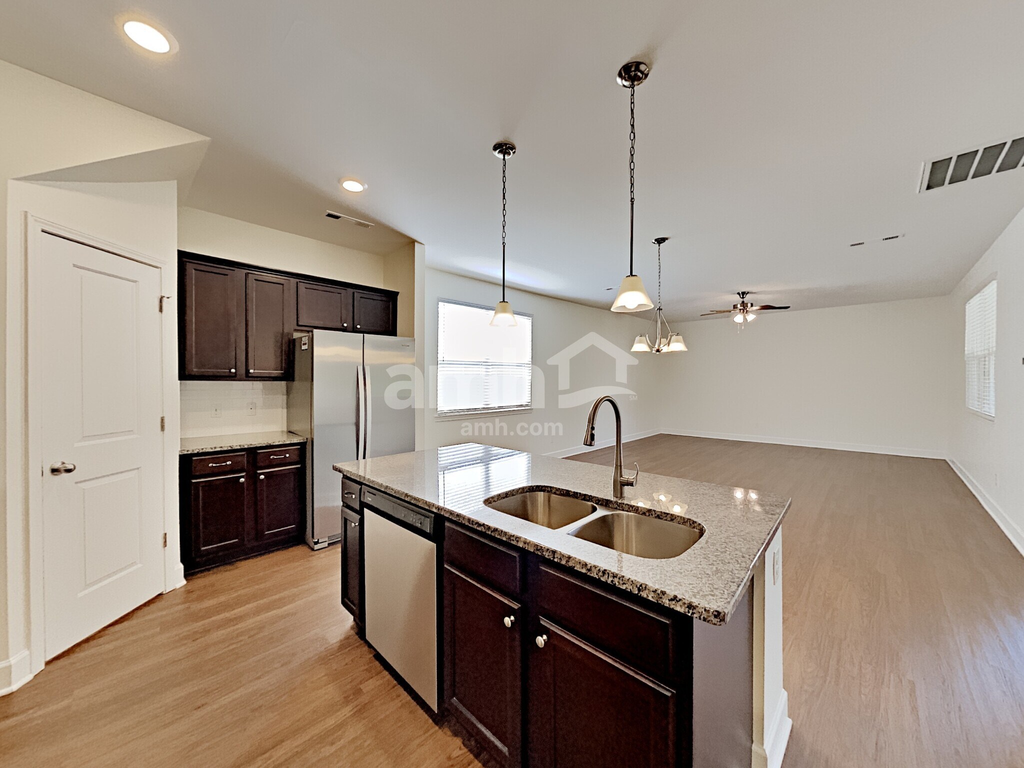 Building Photo - 5048 Trailwater Dr