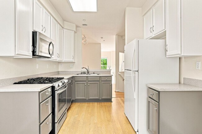 Building Photo - 151 Pacchetti Way