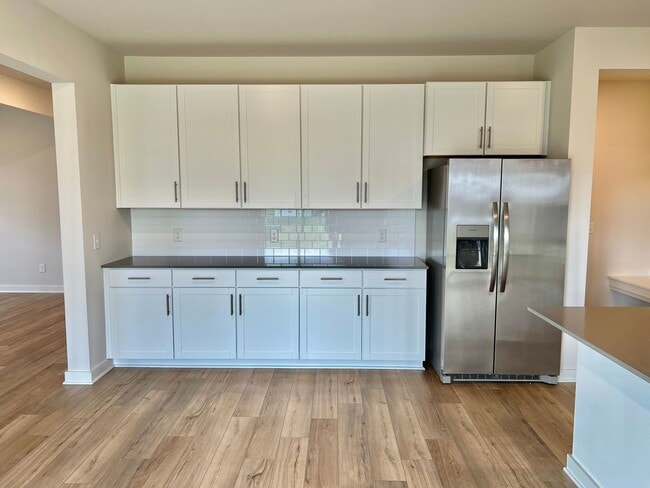 Building Photo - 5 Bed, 3.5 Bath Home w/ 2 Car Garage in Harvest Point