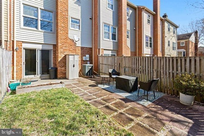 Building Photo - 9856 High Water Ct