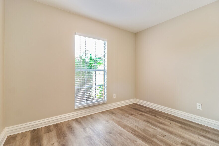 Building Photo - 6828 Swain Ave