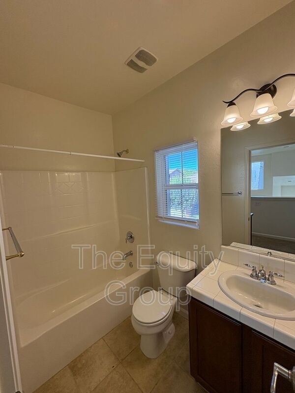 Building Photo - 1422 N PELAGO Ct