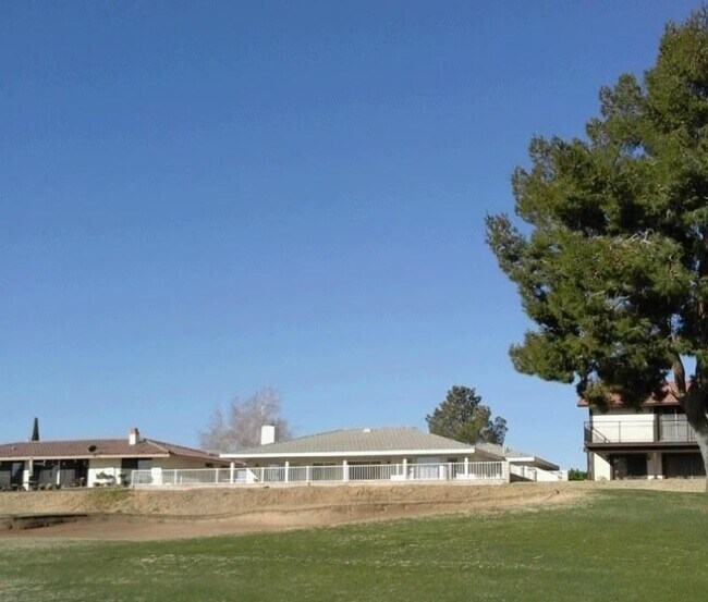 Building Photo - 27401 Lakeview Dr