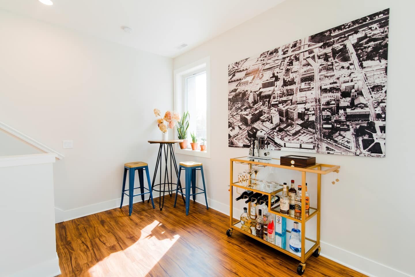 Building Photo - 635 Fairview Ave NE