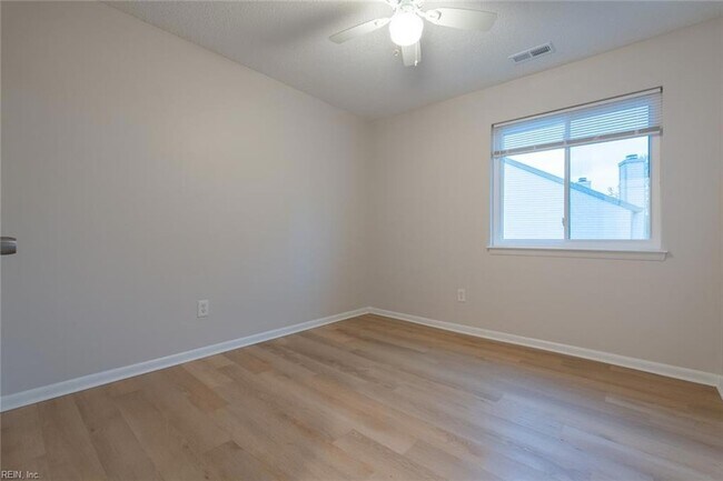 Building Photo - 1567 Sword Dancer Dr