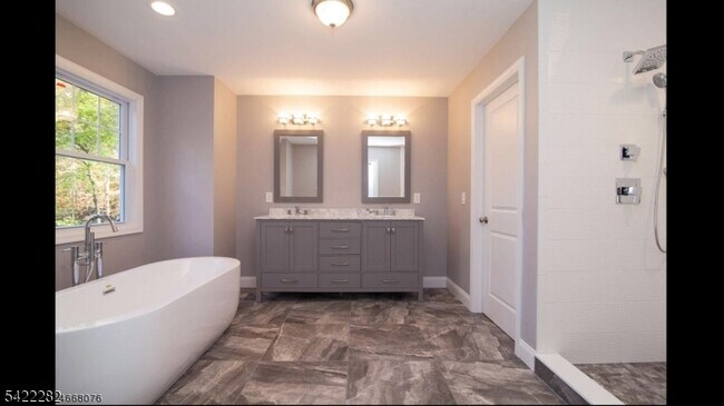 Building Photo - 227 E McClellan Ave