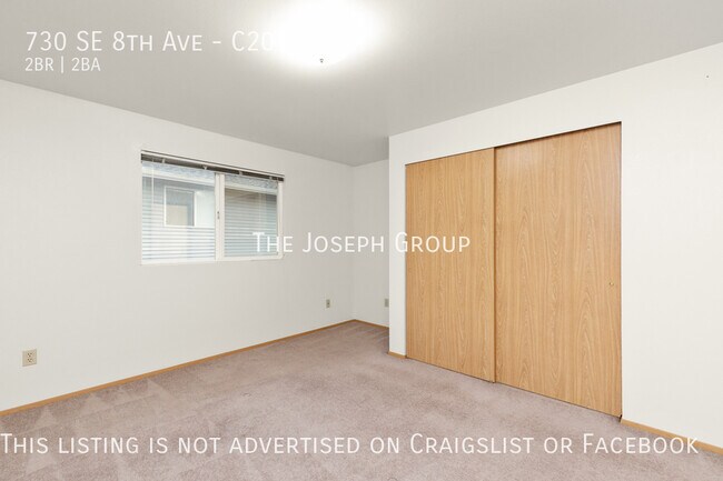 Building Photo - Top Floor 2BD/1.75BA Condo in Oak Harbor!