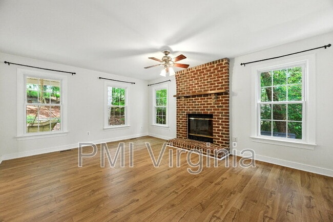 Building Photo - 94 4 Mile Tree