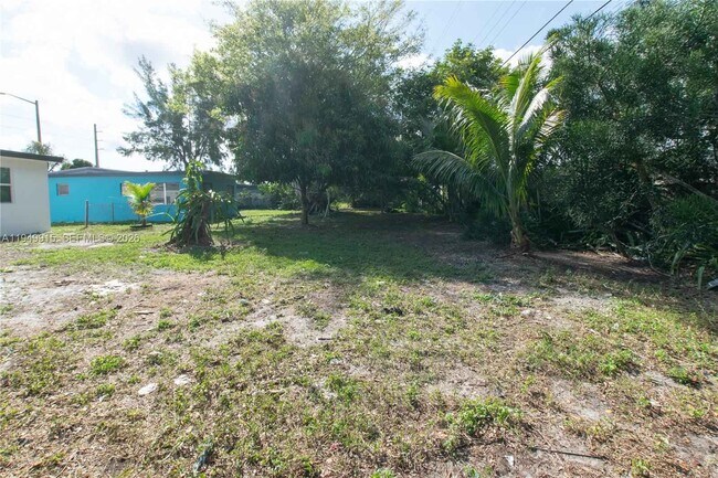 Building Photo - 1167 NW 9th Ave