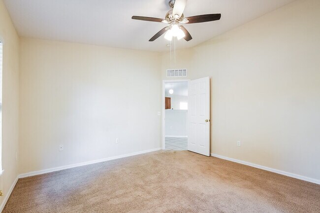 Building Photo - 5201 Silver Thistle Ln