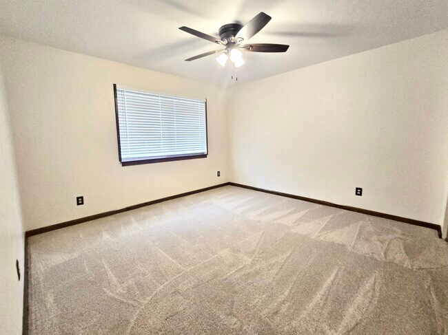 Building Photo - 2840 Blairstone Ct