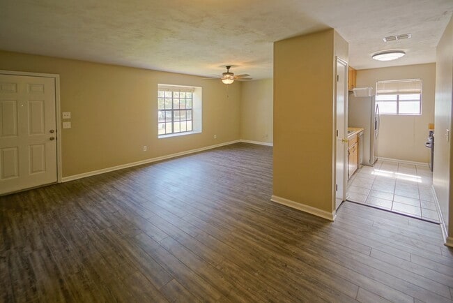 Building Photo - 2 bed 2 bath Sublease
