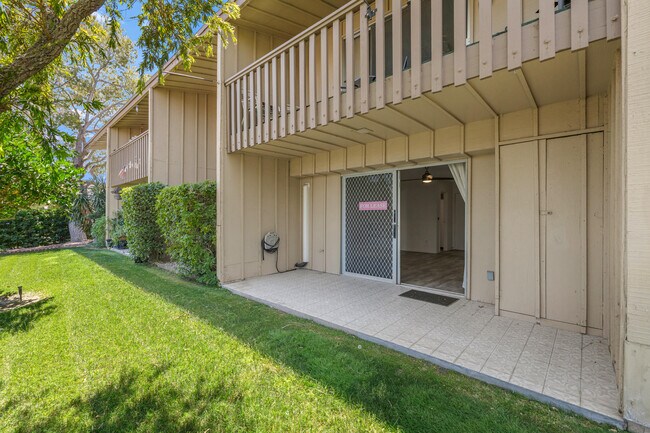 Building Photo - 77835 California Dr