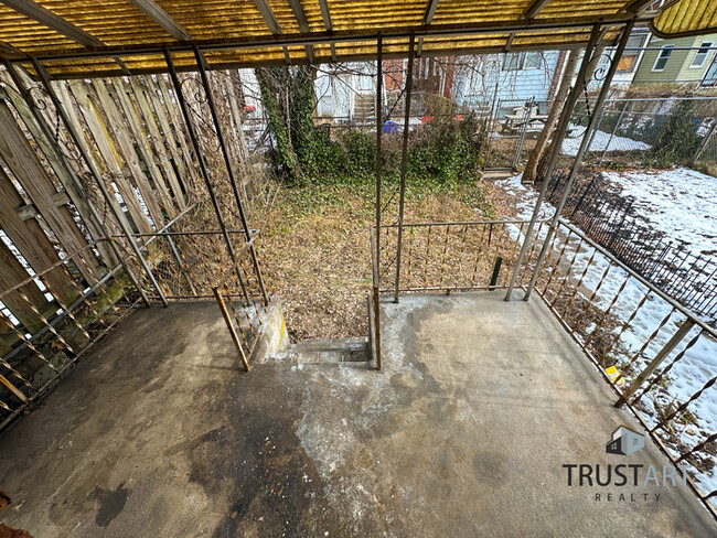 Building Photo - 3 bedroom house in Carroll Park area of Ph...