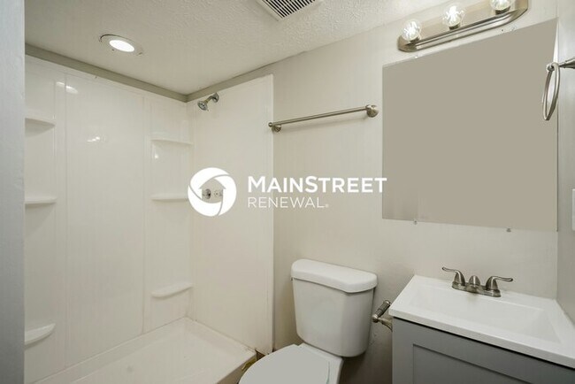 Building Photo - 4 Bedroom Pet-Friendly Home in JEFFERSONVILLE, IN with Main Street Renewal